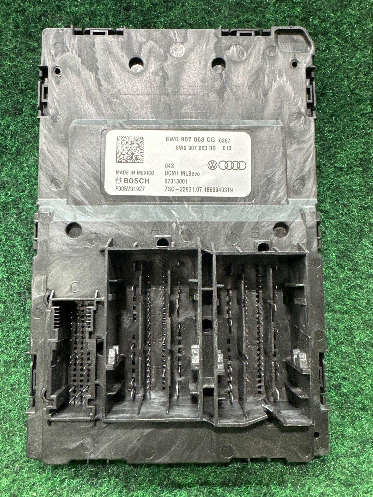 2018-2020 Audi SQ5 Body Control Module Bcm Oem 8w0907063