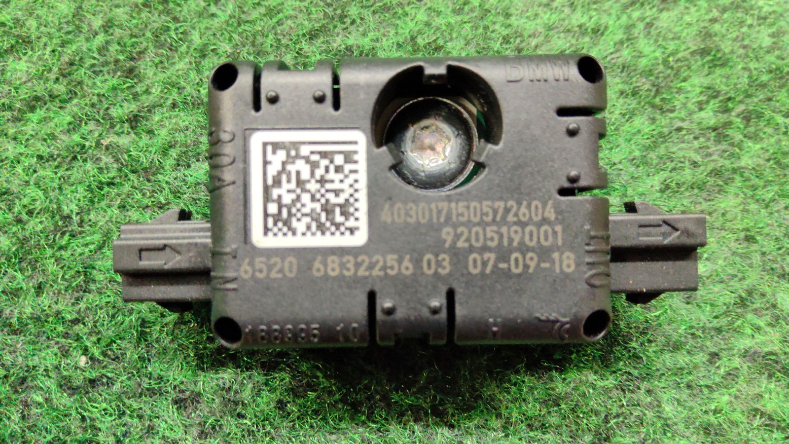 2019-2025 BMW X5 Antenna Amplifier OEM 6520683225603