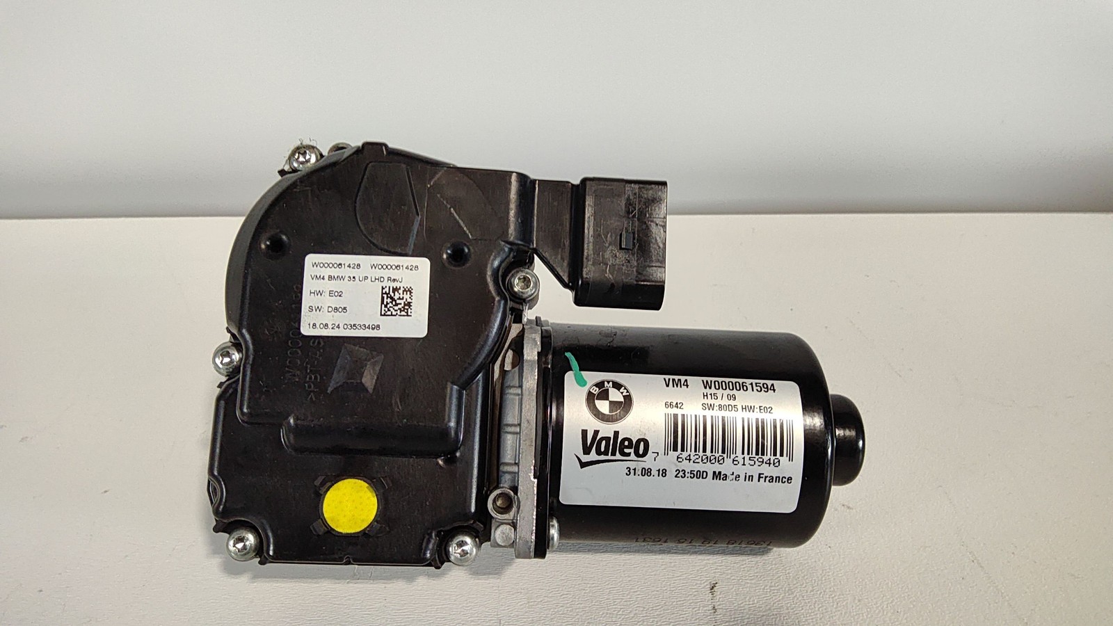 2017-2024 BMW 530i Front Windshield Wiper Motor Unit OEM 61619851351 61612709189