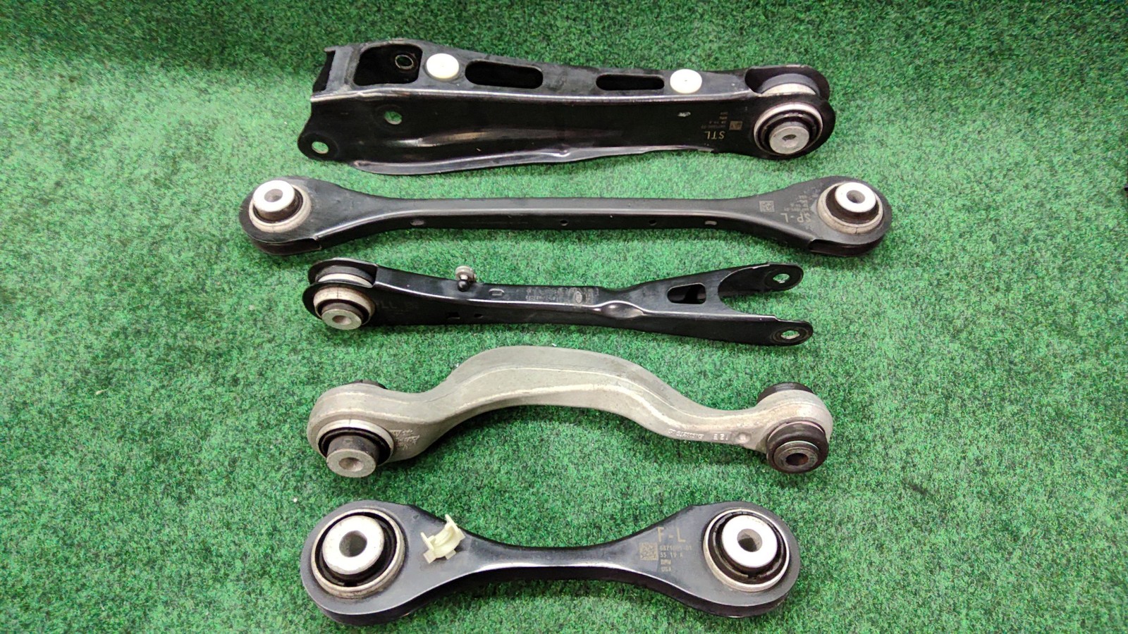 2018-2024 BMW X3 Rear Left Lower & Upper Control Arms OEM  33306871015