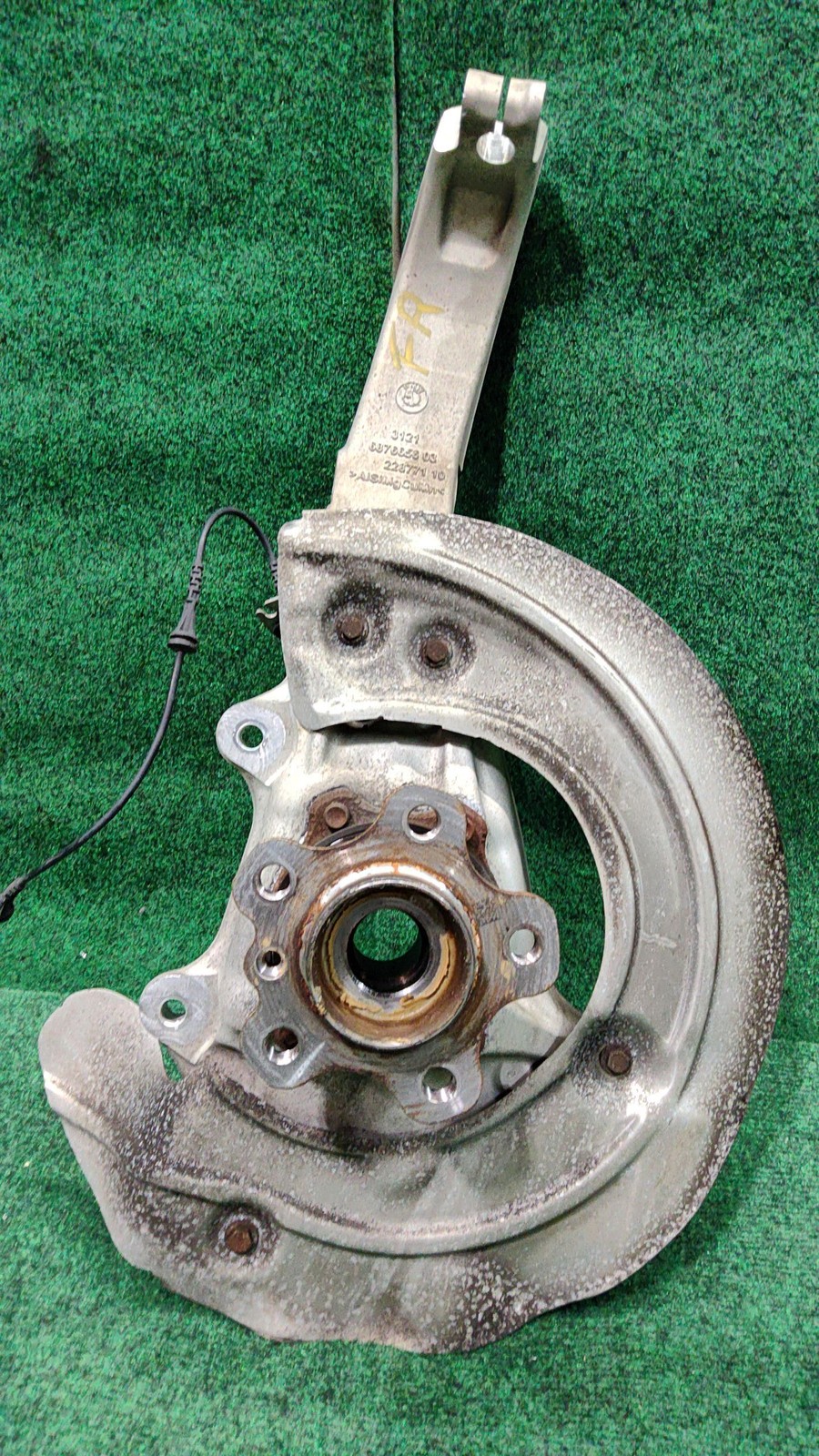 2019-2025 BMW X5 Front Right Spindle Knuckle Hub OEM 33306876652