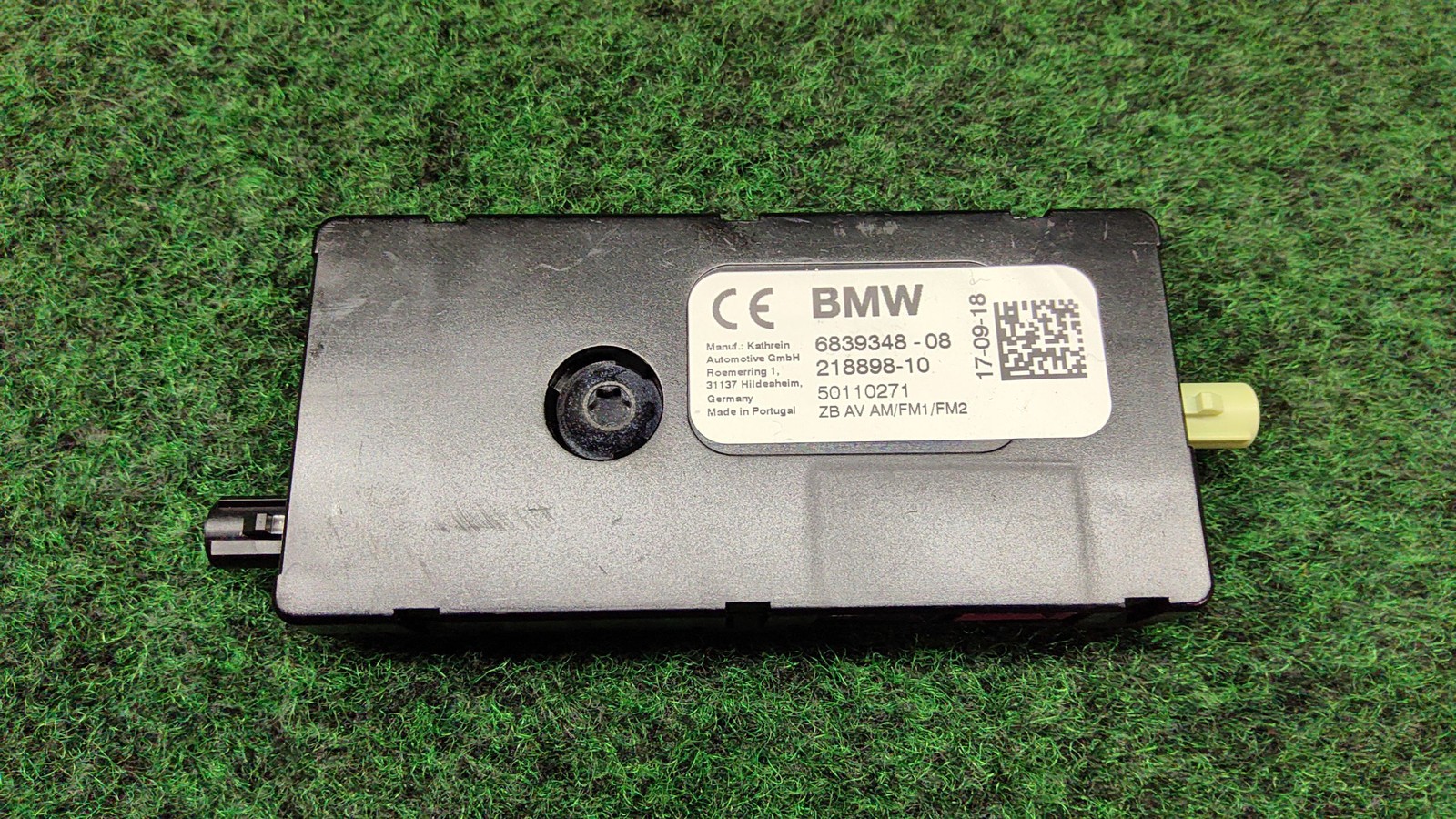 2019-2025 BMW 330i Antenna Amplifier OEM 65206835147
