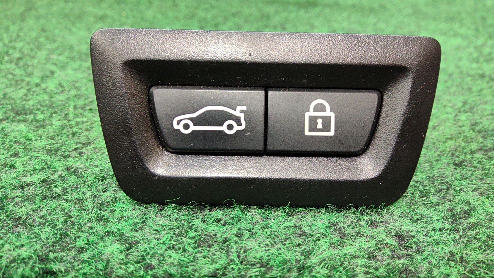 2018-2024 BMW X5 Liftgate Open and Lock Switch OEM 61315A64C25