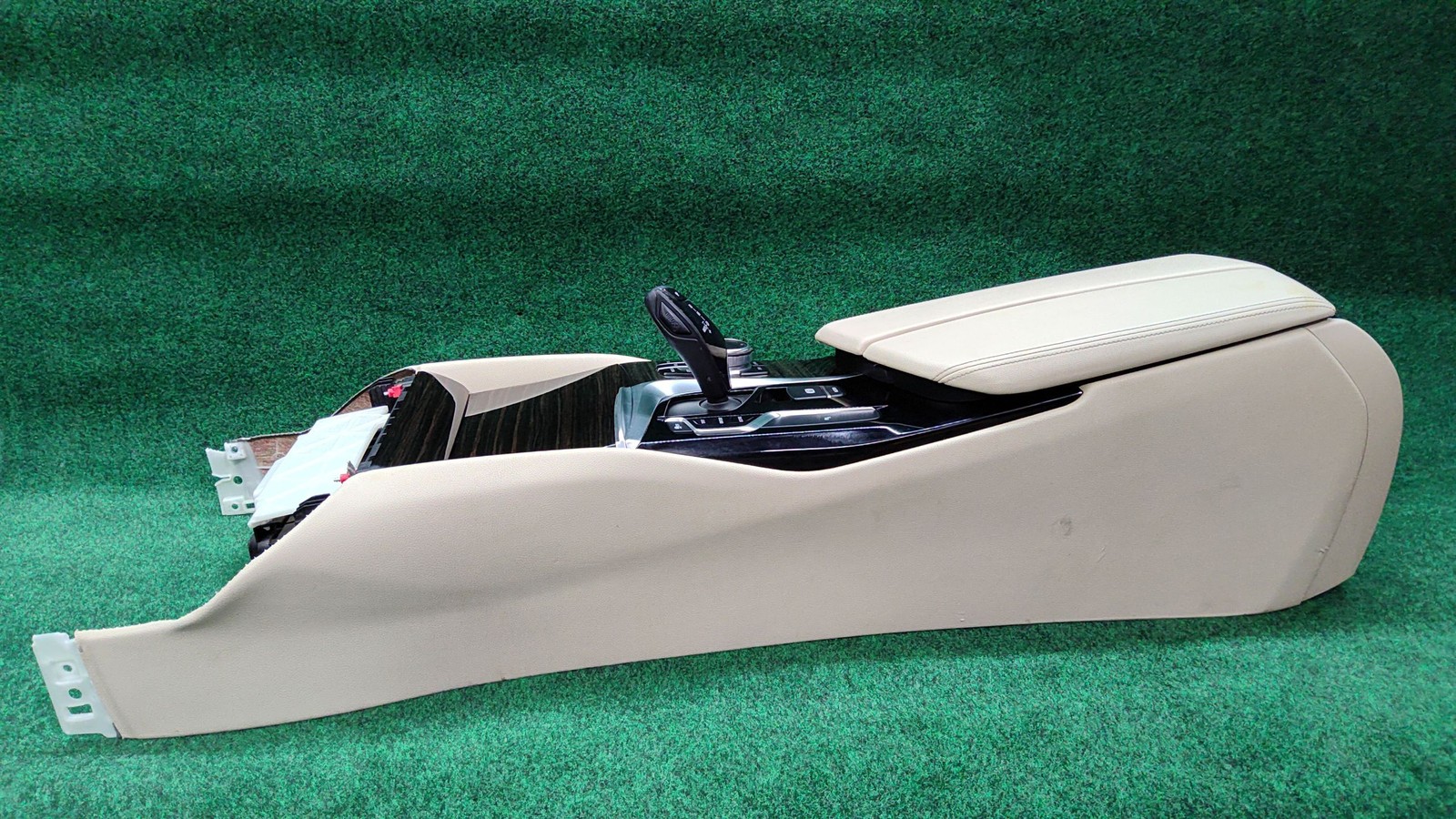 2018-2023 BMW 530i Front Floor Console Canberra Beige Floor Shifter iDrive OEM