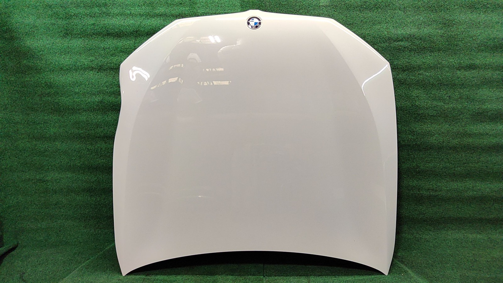 2017-2020 BMW 530i xDrive Hood COLOR (300 - ALPINE WHITE/300) OEM 41007440427