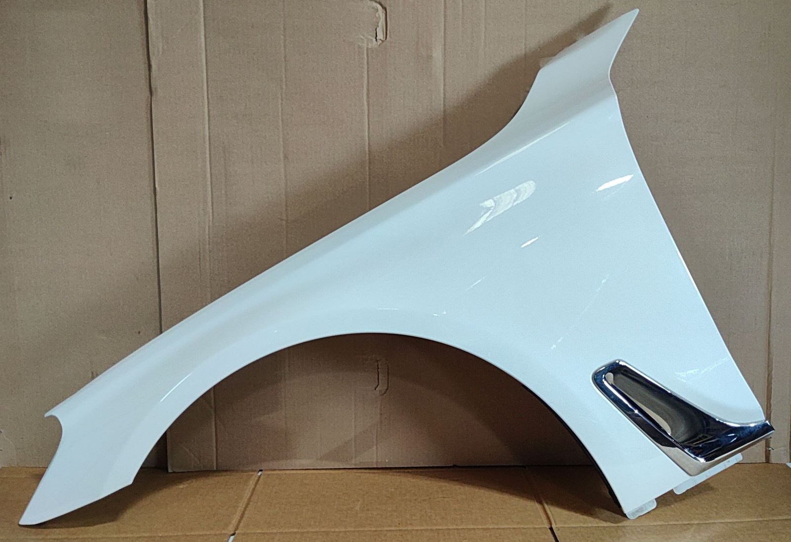 2016-2019 BMW 740i Front Left Fender Alpine White 300M OEM 41009621595
