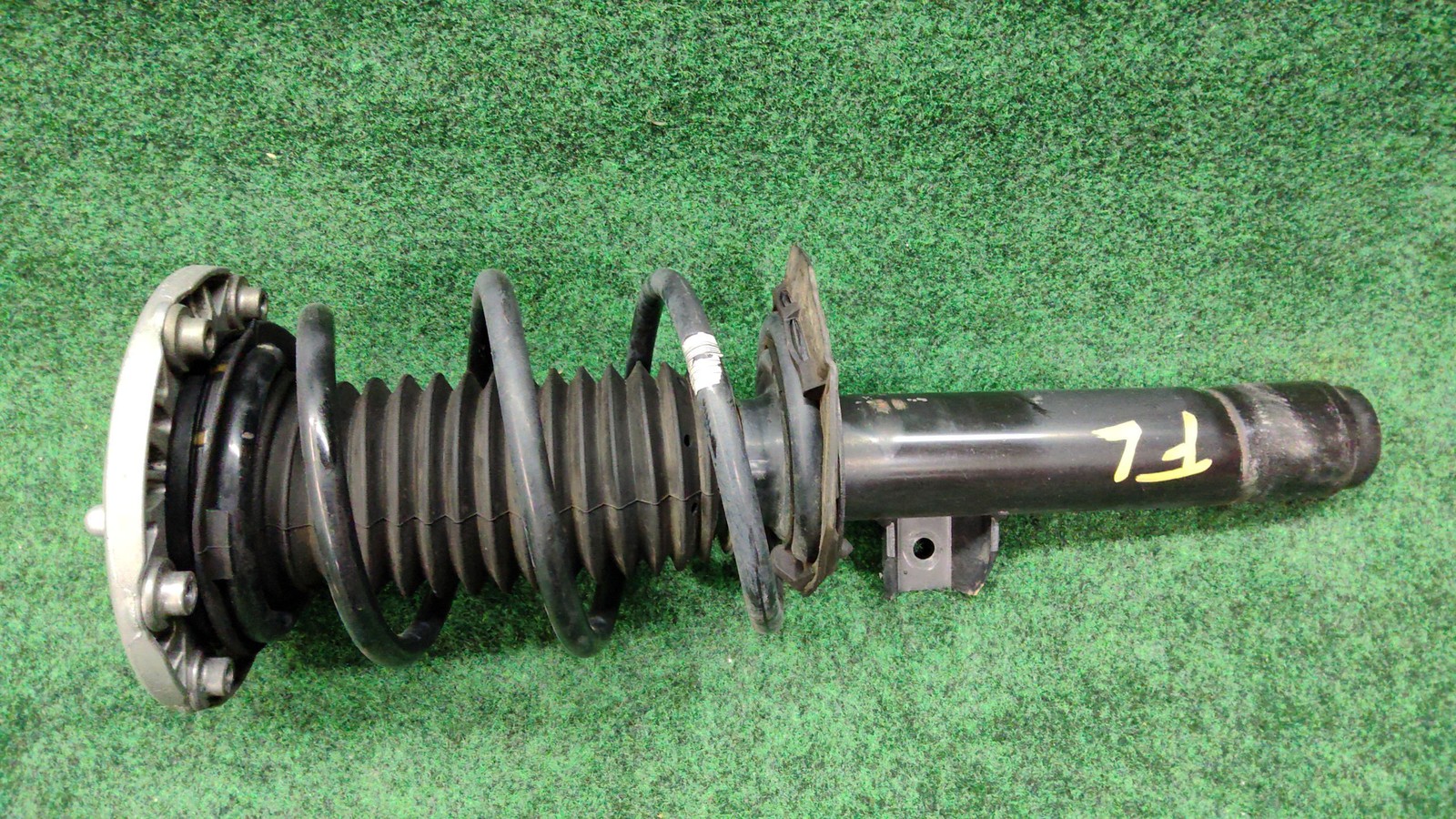 2012-2018 BMW 330i Front Left Strut Shock Absorber  OEM 31316873803