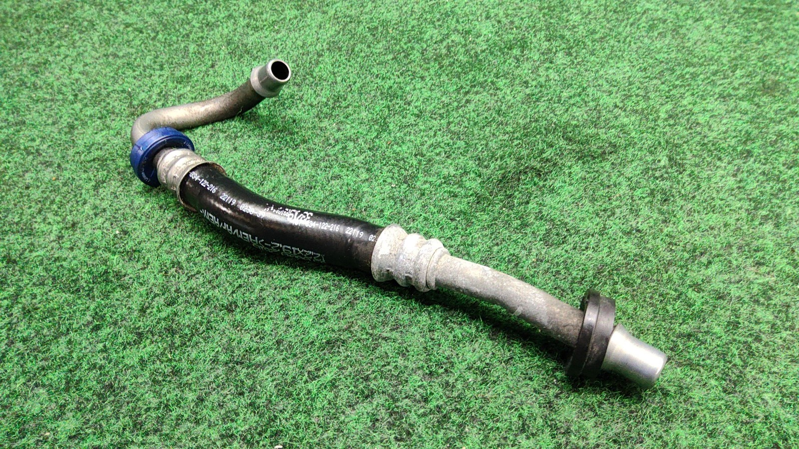 2016-2022 Mercedes Benz Glc 300 Oil Cooler Feed Line Oem A2052705202