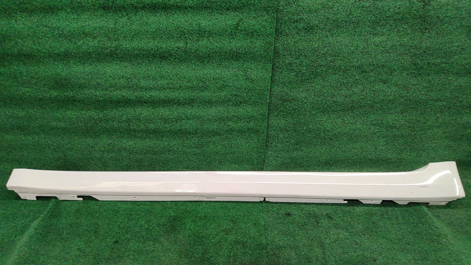 2017-2023 Bmw 530i Left Rocker Molding Lh OEM 51777475603