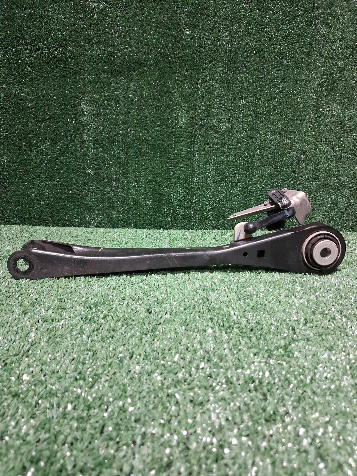 2017-2022 Bmw X7 Rear Left/ Right Trailing Lower Control Arm Oem 33306878037