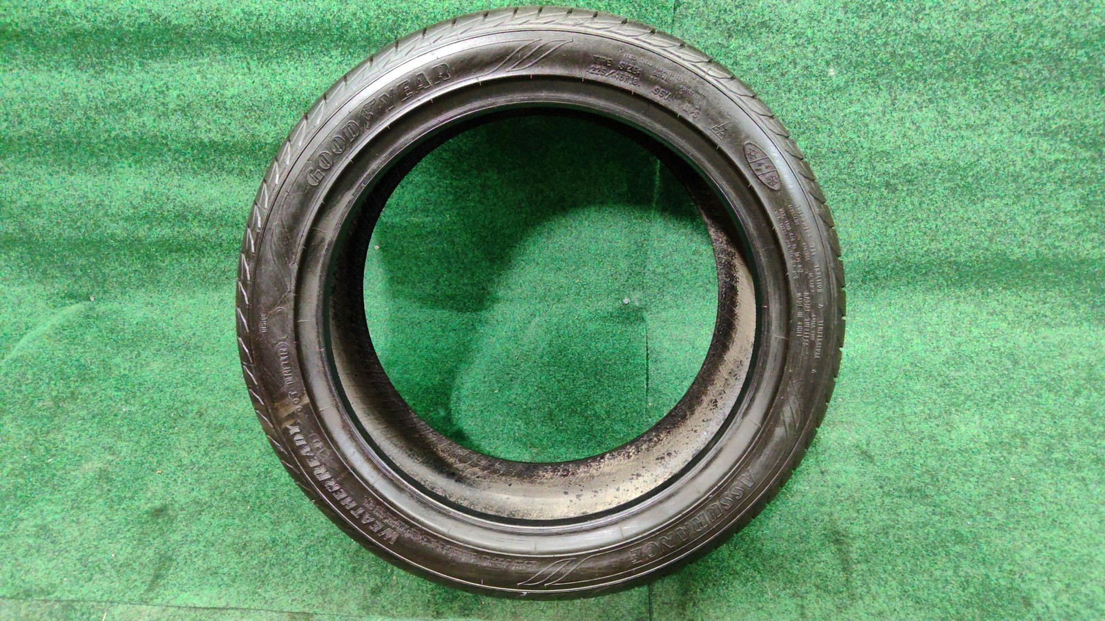 Goodyear Tire 18' 225/45-18 Run-out Only 25%