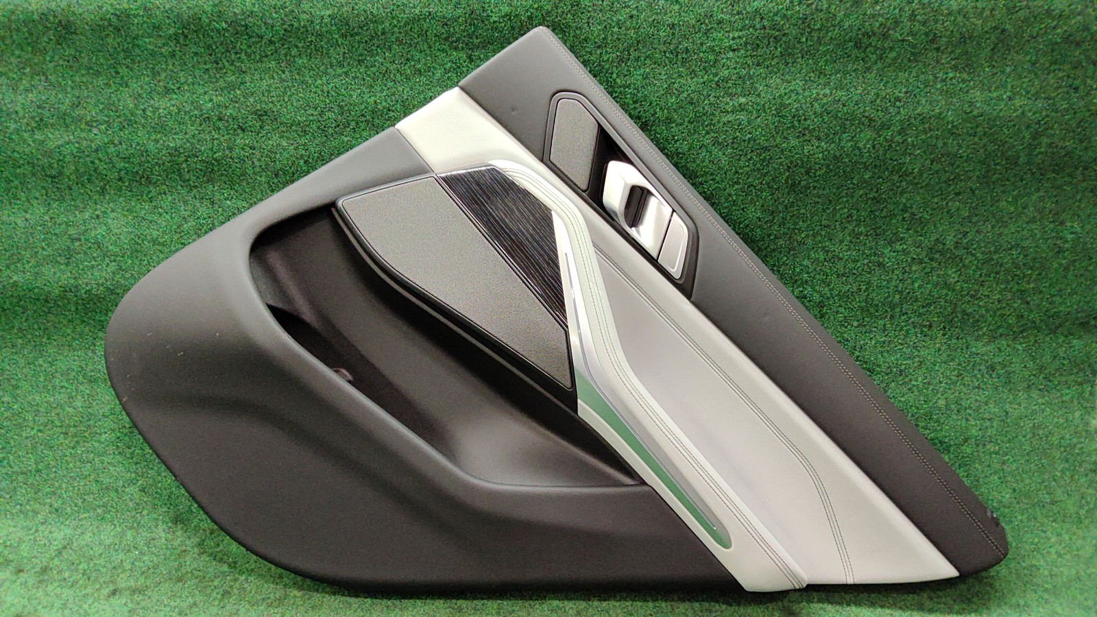 2024-2025 Bmw X5 Rear Right Door Trim Panel Rh Oem 51425a0f296