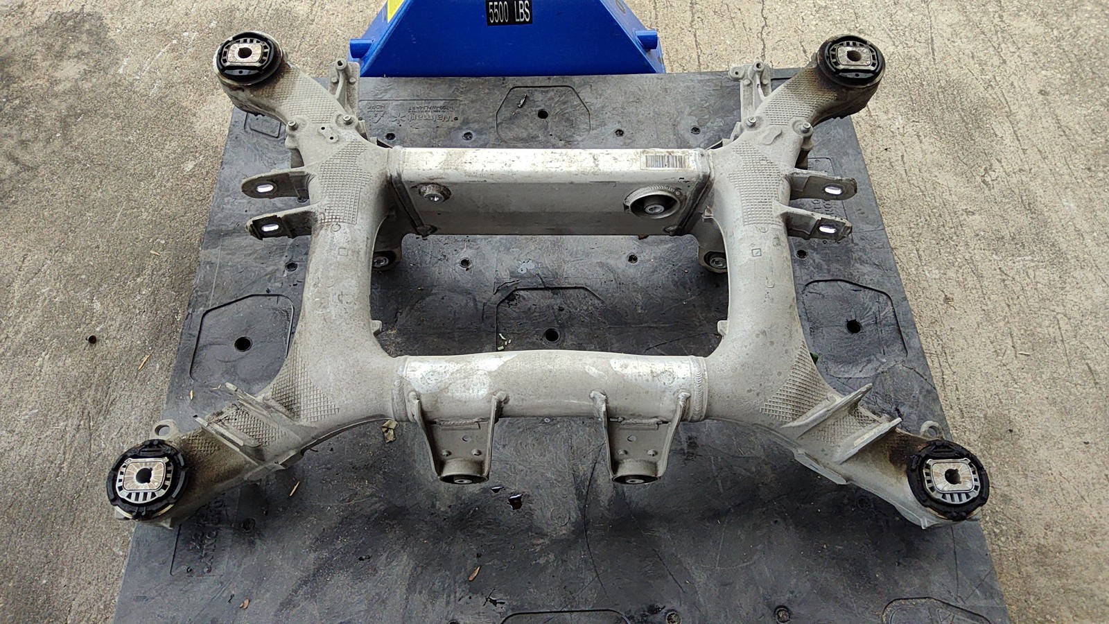 2016-2019 BMW 740i RWD Rear Subframe Suspension Crossmember OEM 33316883918