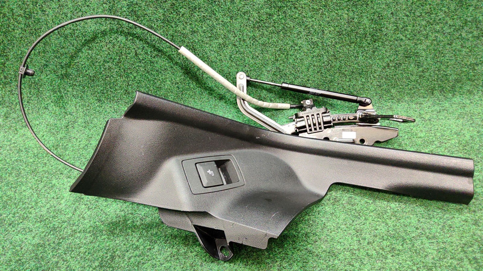 2018-2024 Bmw X3 Rear Left Seat Backrest Release Oem 52207404185