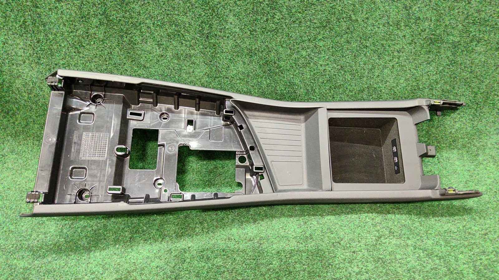 2027-2025 Audi Q7 Quattro Center Insert Console Oem 4m0864981