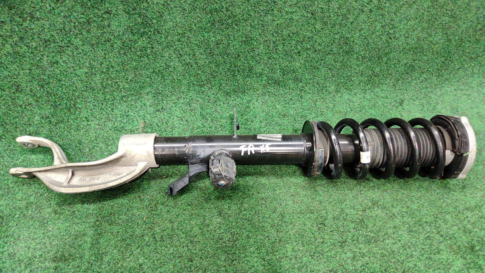 2020-2023 BMW X5 Front Right Suspension Strut OEM 37106869020 31126876684