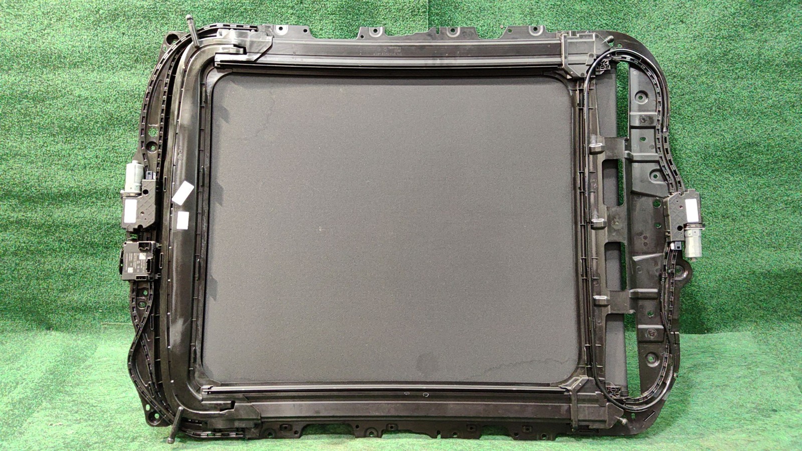 2019-2025 Audi Q3 Rear Sunroof Glass Oem 4m8877049 4m8877056b