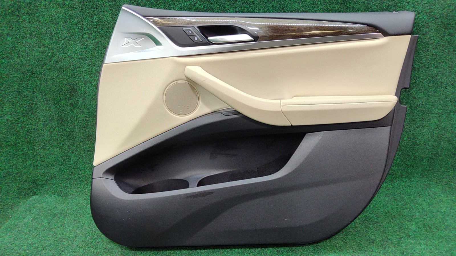 2018-2024 Bmw X3 Front Right Door Trim Panel Canberra Beig Khfr Oem 51417936652
