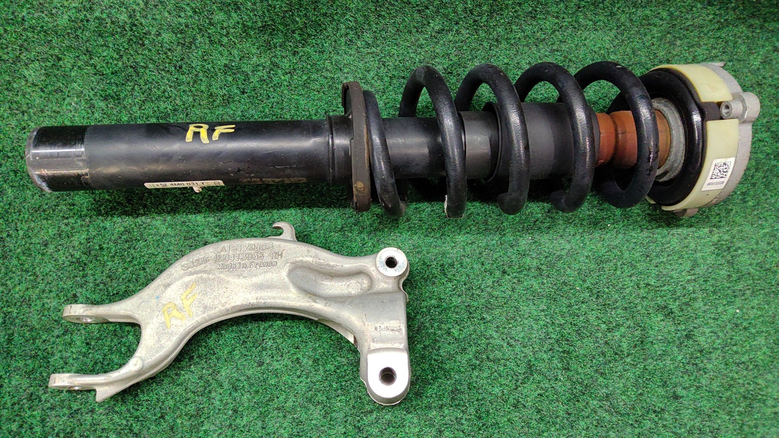 2019-2025 Audi Q7 Front Right Suspension Shock Absorber OEM 4M0413031AB