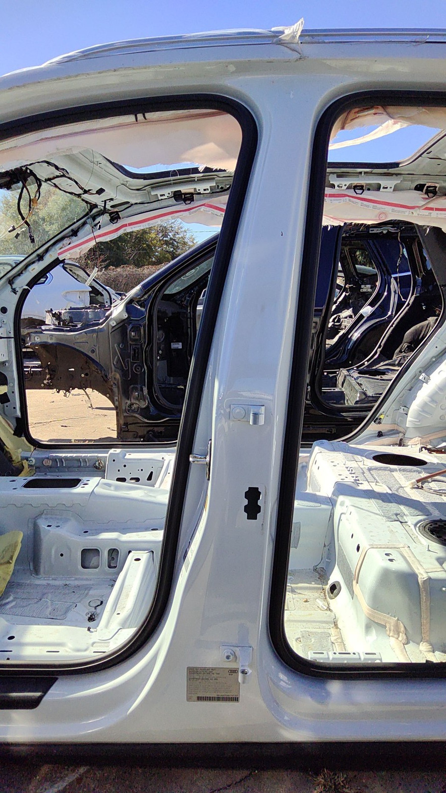 2020-2023 Audi Q3 Left B Pillar Glacier White 2y2y Oem 83a810073a 83a810075