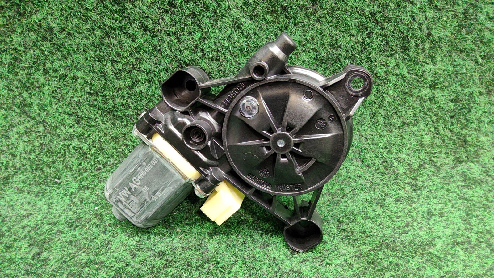 2017-2019 Audi A4 Quattro Left Front Window Regulator Motor Oem 8w0959801