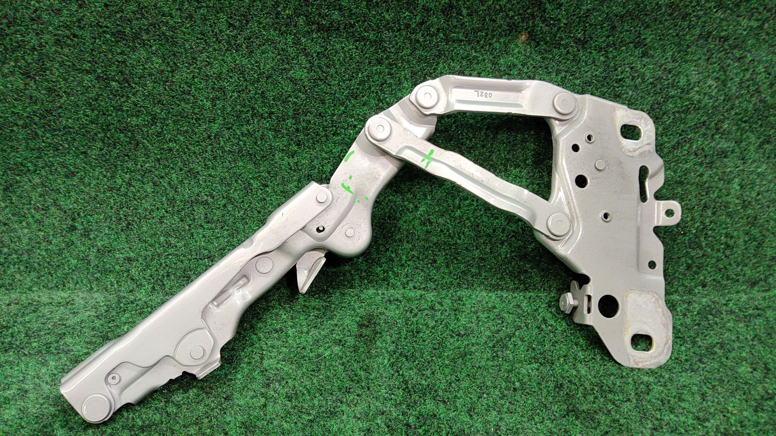 2018-2024 BMW X3 Hood Hinge Left Side OEM 41617475791