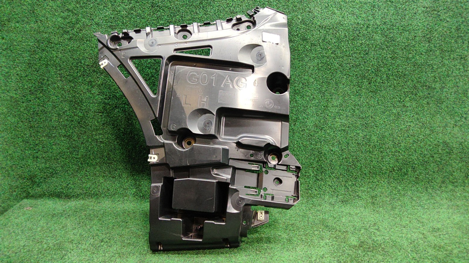 2018-2024 Bmw X3 Left Side Bumper Bracket Guide Oem 51129451029