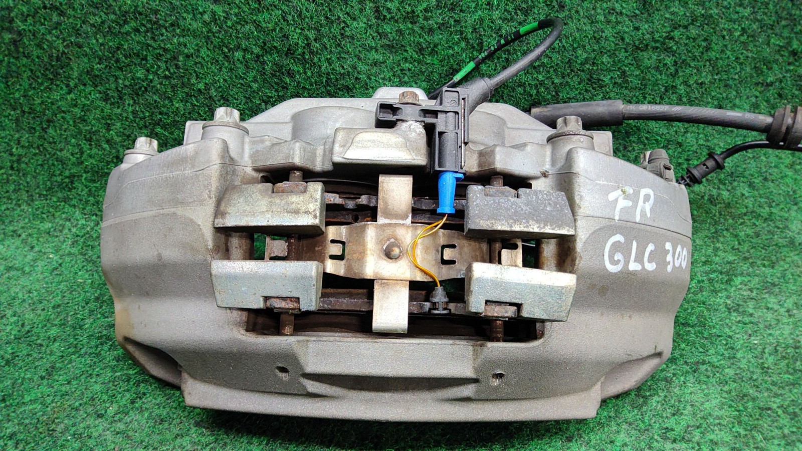 2016-2022 Mercedes Glc 300 Right Front Caliper Housing 17k Mls Oem A0114219498