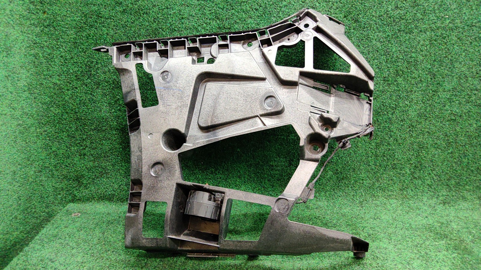 2019-2022 Bmw 330i Left Rear Lateral Bumper Bracket Oem 51127427967