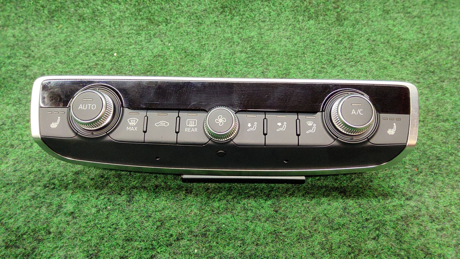 2019-2025 Audi Q3 Control And Display Panel For A/C System Oem 83a820043aj