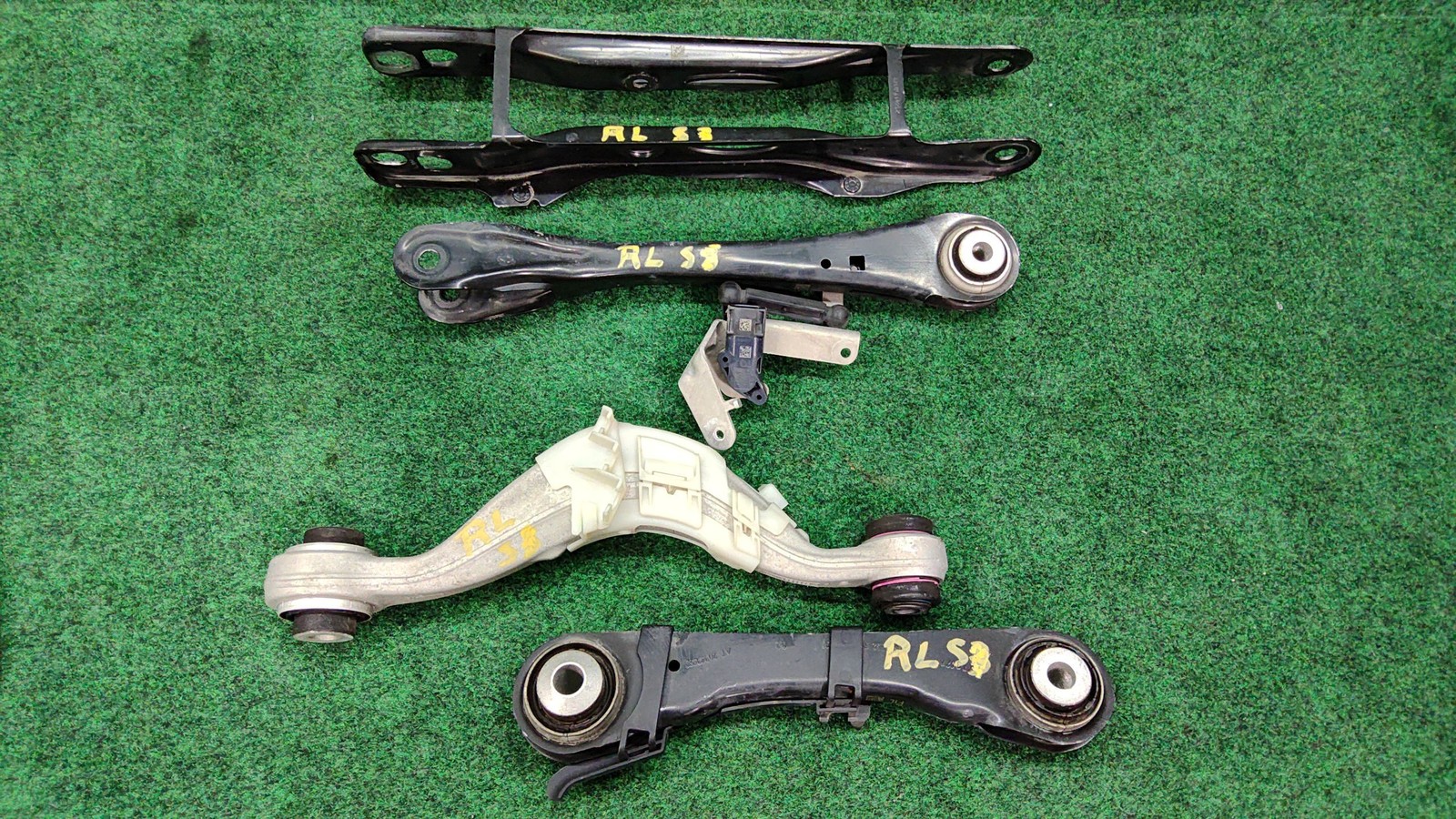 2017-2024 BMW 540i Front Left Lower & Upper Control Arm OEM 31106861178