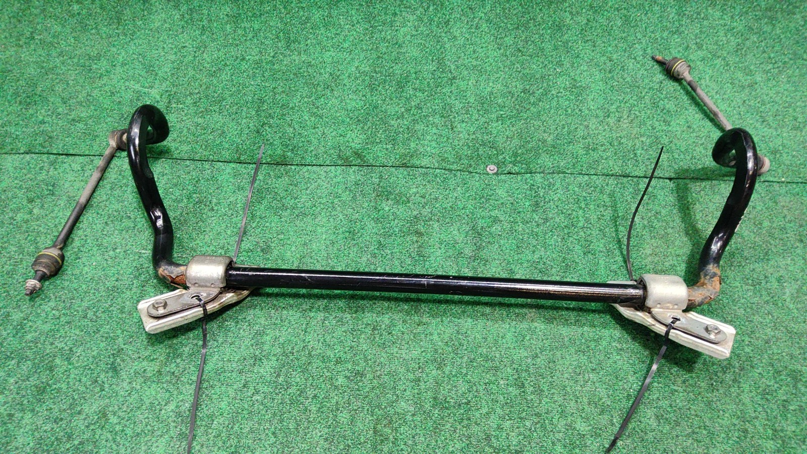 2016-2022 Mercedes Glc 300 Front Stabilizer Bar Oem A2533230265