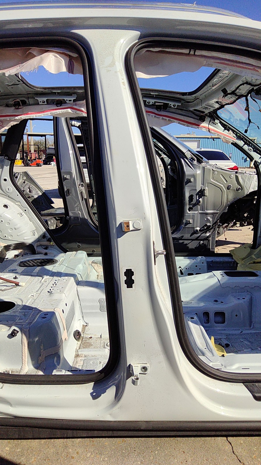 2020-2023 Audi Q3 Right B Pilllar Glacier White 2y2y Oem 83a810074a 83a810076