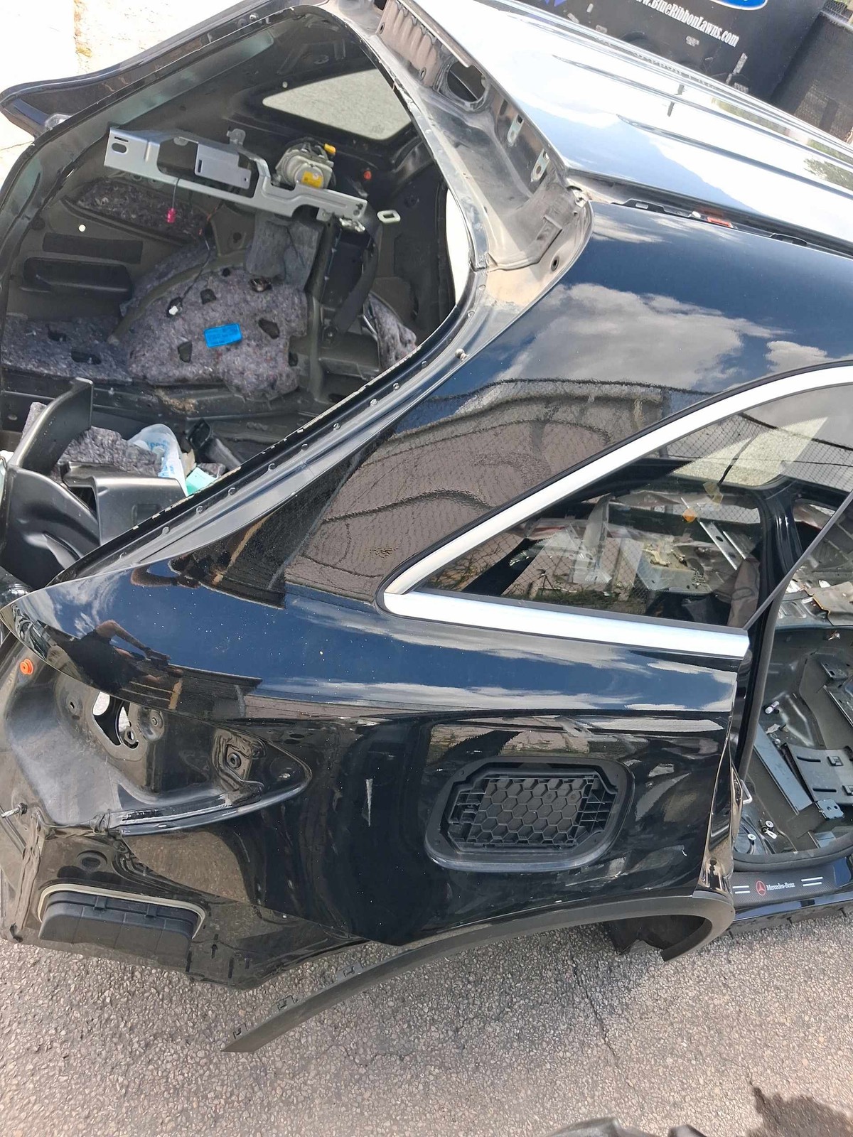 2016-2022 Mercedes Glc 300 Right Quarter Panel Rear Black 040 Oem A2536306001