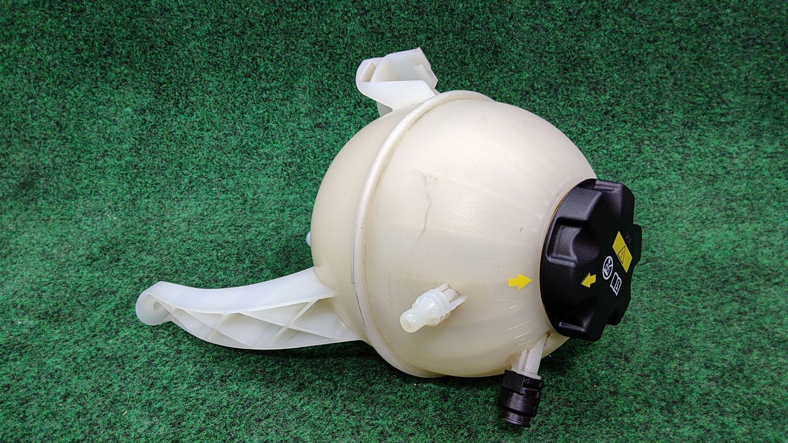 2019-2025 BMW X5 Engine Coolant Reservoir OEM 17135A6A031 17117639020