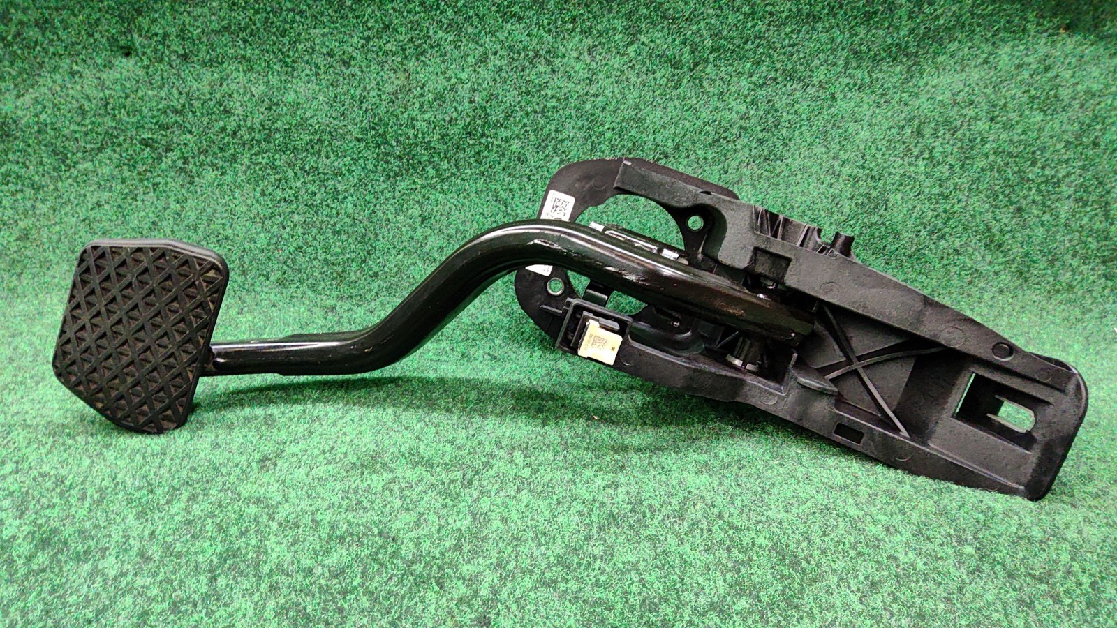 2017-2023 BMW 530i Brake Pedal Assembly OEM