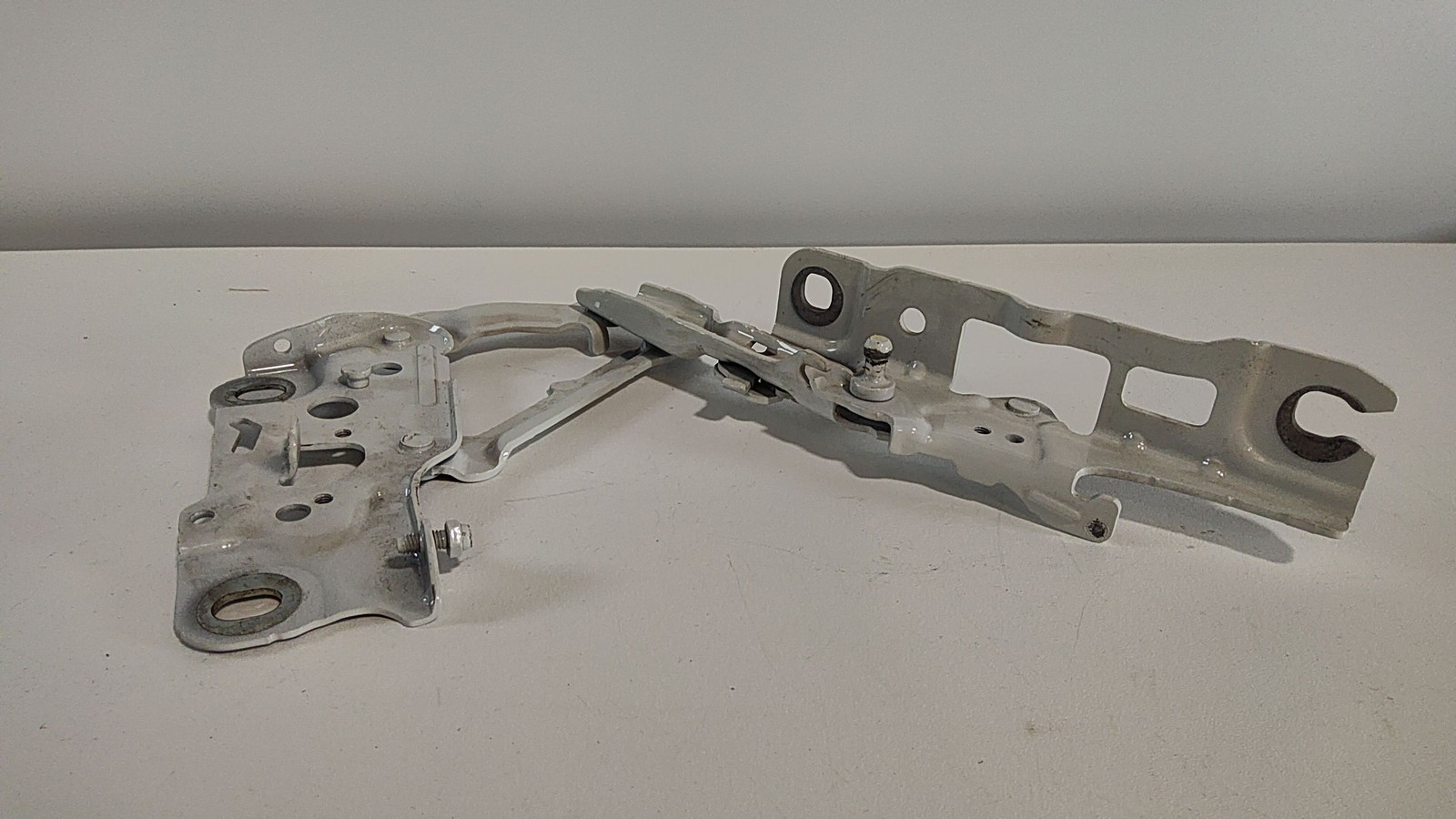 2017-2023 BMW 530i Hood Hinge Left Side OEM 41007427051