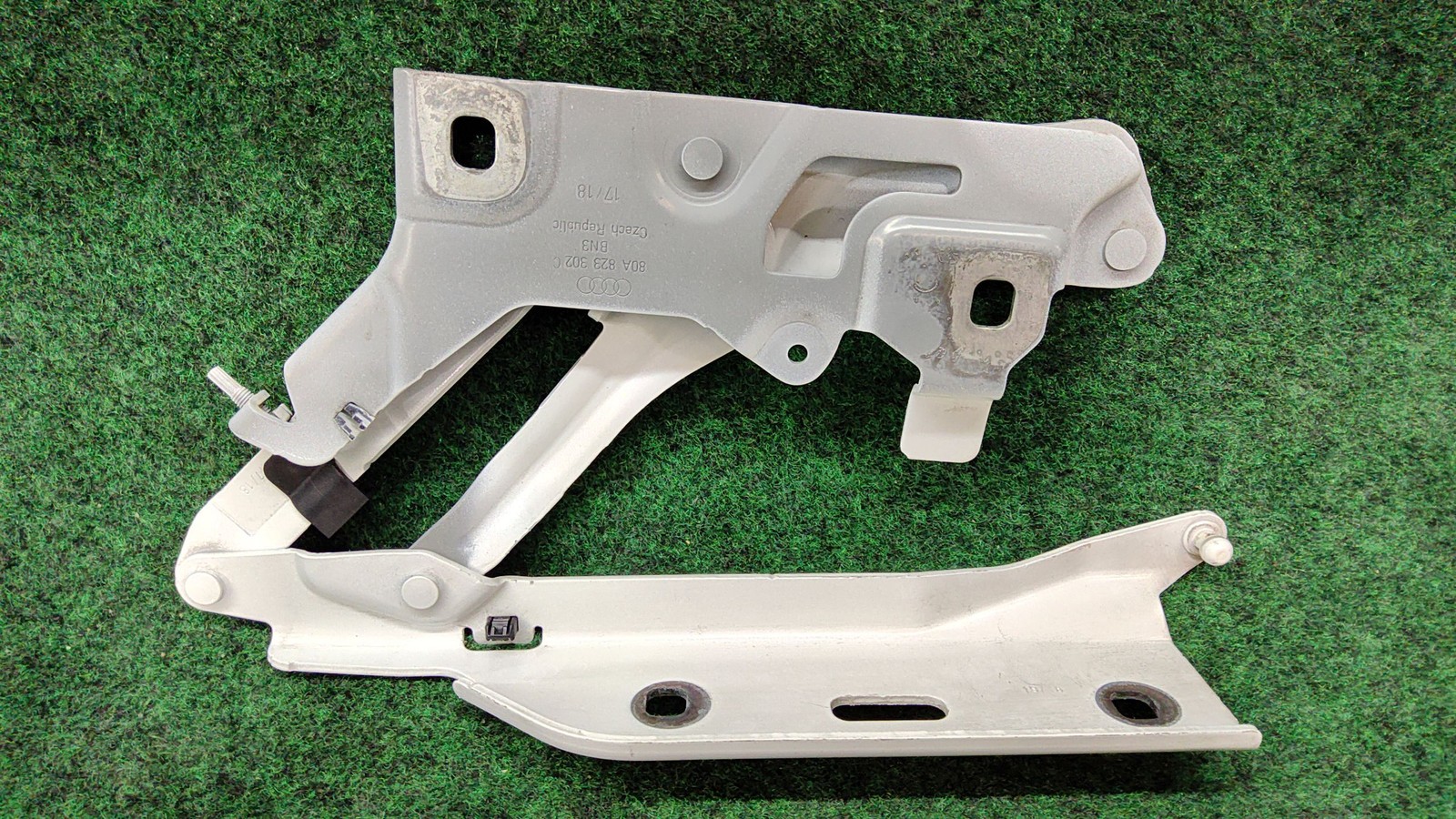 2018-2025 Audi SQ5 Front Right Hood Hinge Ibis White T9t9 Oem 80a823302c