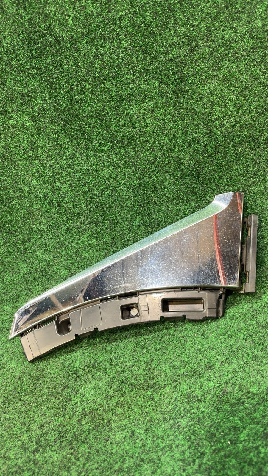 2019-2022 Bmw X7 Left Driver Side Molding Trim Air Finisher Bracket 7458857 Oem