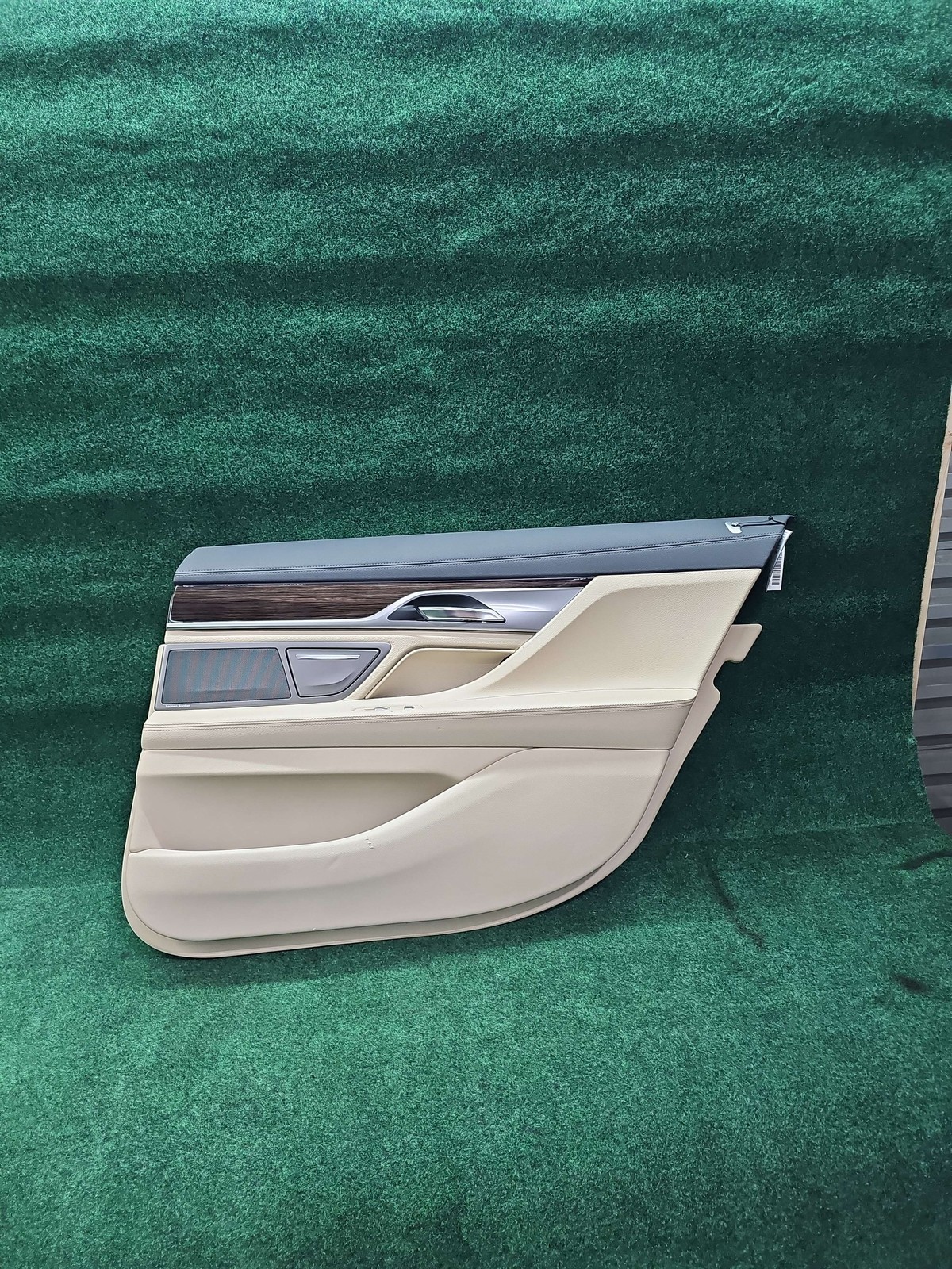 2017-2023 Bmw 740i Rear Door Trim Panel Rh Biege Oem 51427448412