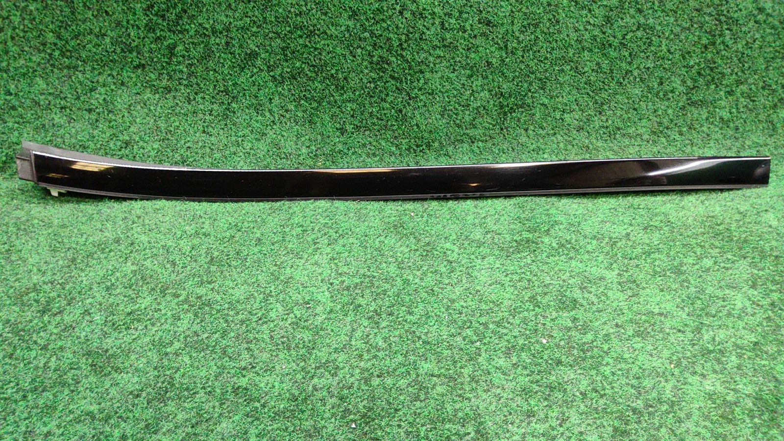 2016-2022 Mercedes Benz Glc 300 Left Windshield Moulding Oem A2536902903