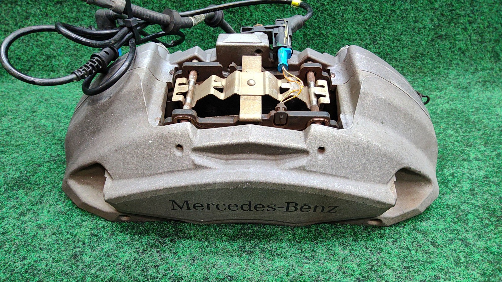 2015-2018 Mercedes Benz C300 Front Right Caliper Housing OEM A0114219898