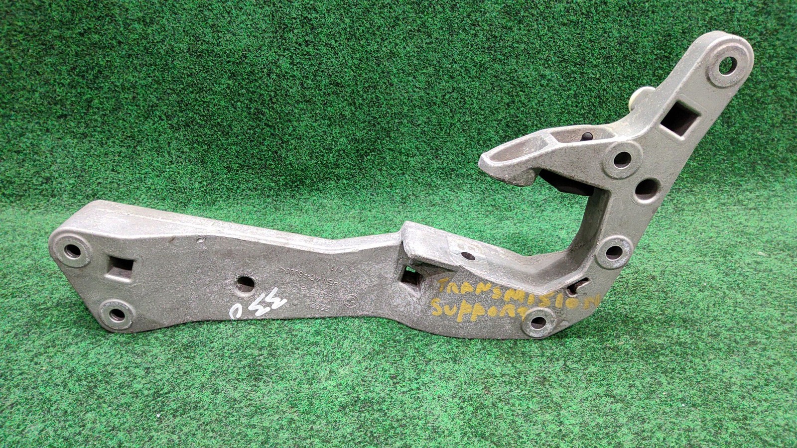 2018-22 BMW 330i Front Transmission/Crossmember Support Bracket OEM 22319485312