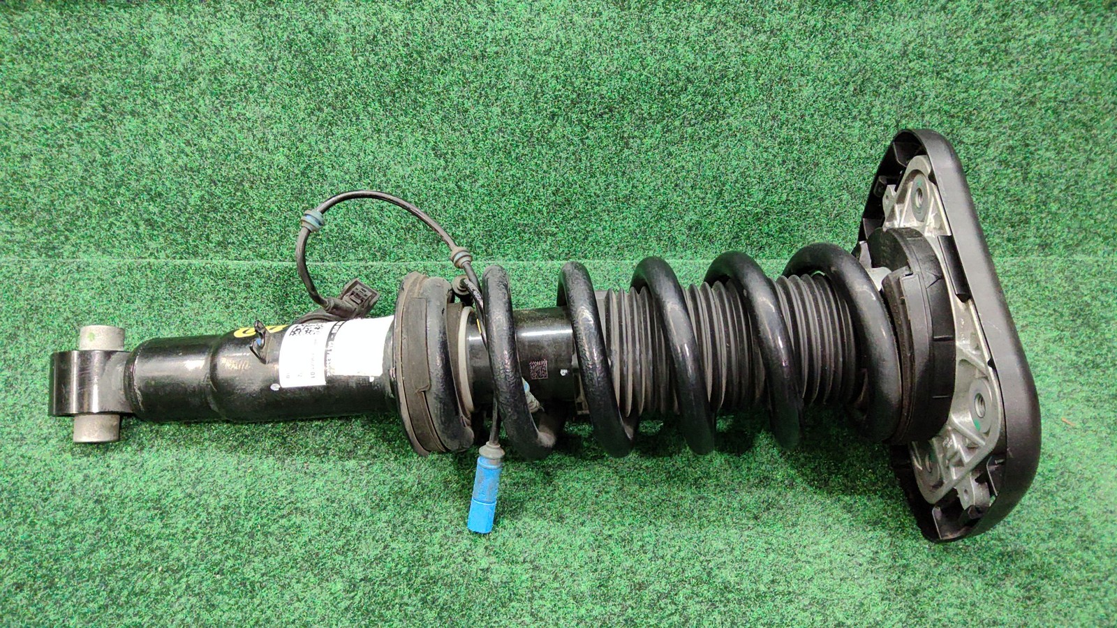 2019-2023 BMW X5 Rear Right Side Shock Strut Absorber OEM 37106869026