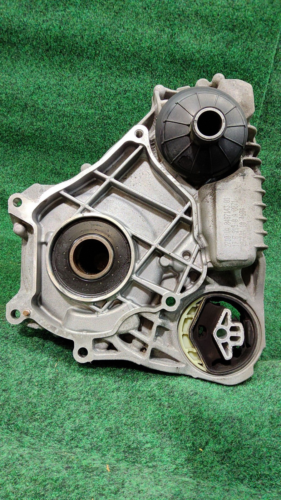 2018-2024 BMW 530i xDrive Transfer Case OEM 27107884824 27107889033