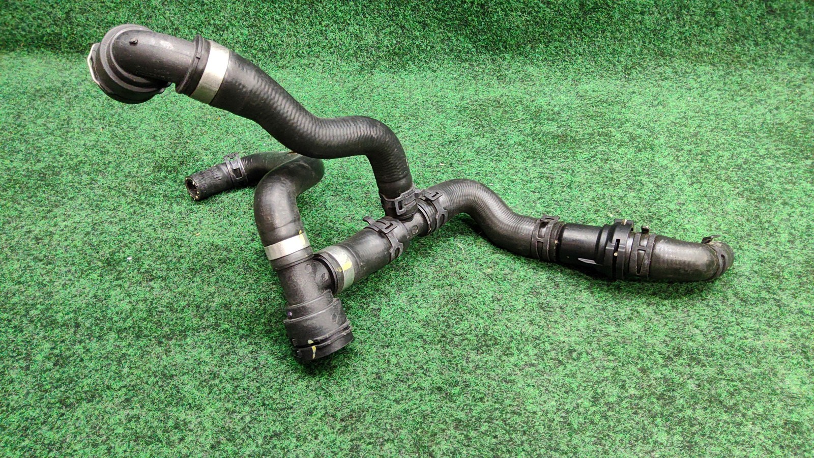 2017-2019 Audi A4 Quattro Radiator Coolant / Water Hose Oem 8w0122449