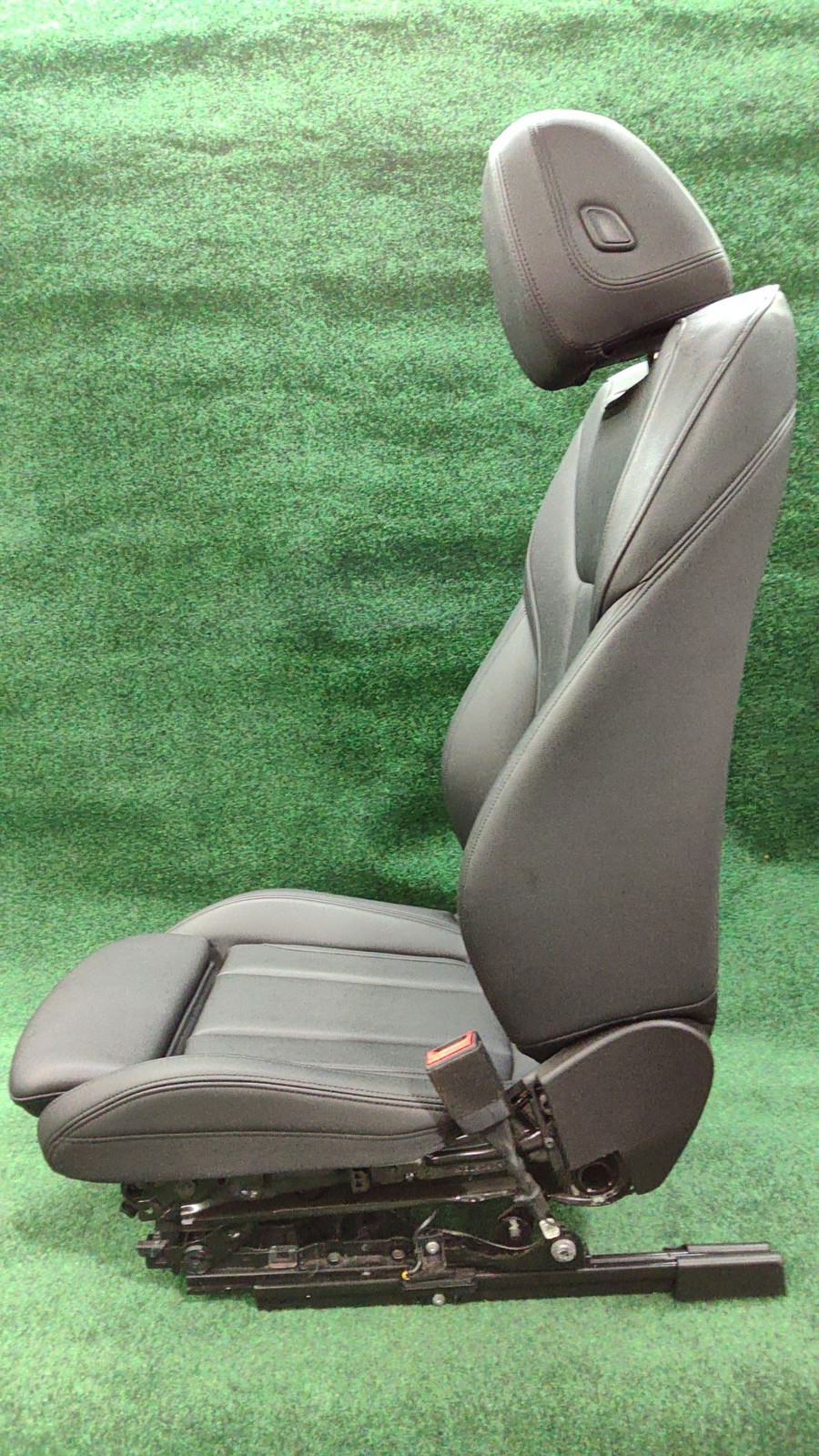 2018-2024 BMW X3 Front Right Seat Leather w/o Cooled Seat OEM 52107414625