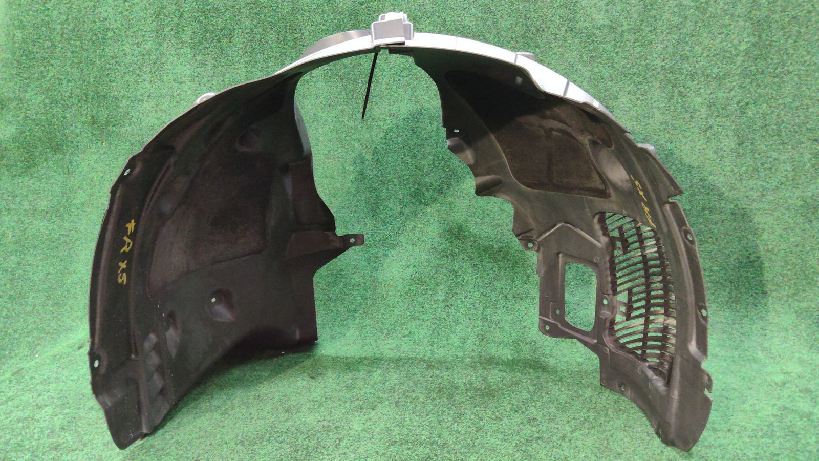 2019 BMW X5 Fender inner liner front right OEM 51717424908 51717424906