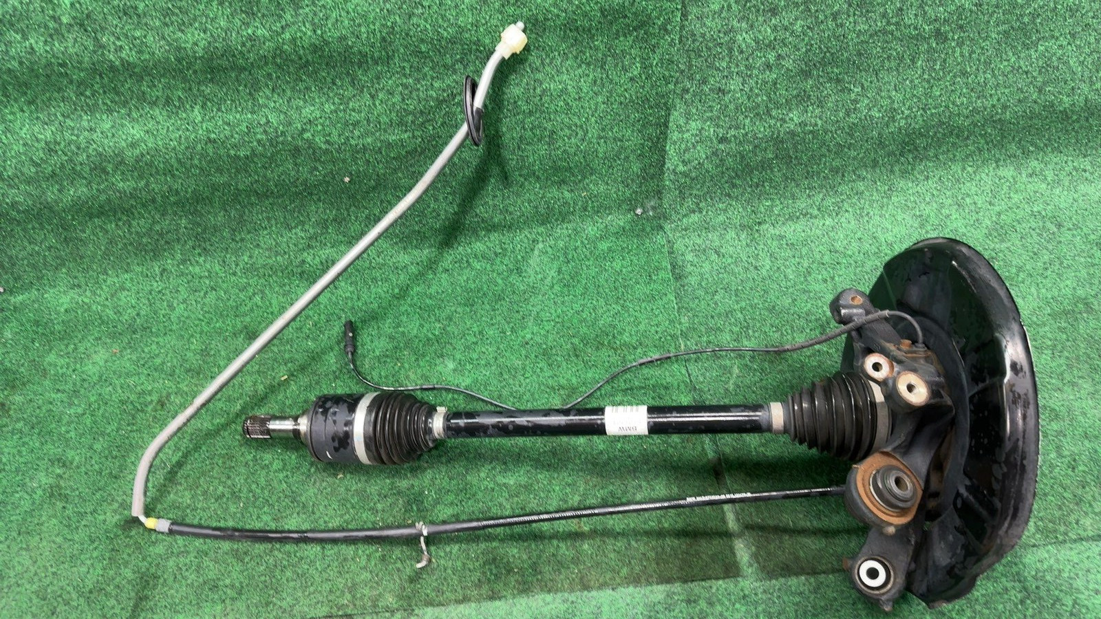 2017-2021 BMW 330i Right AXLE SHAFT Assembly OEM 33208603108 33326792524