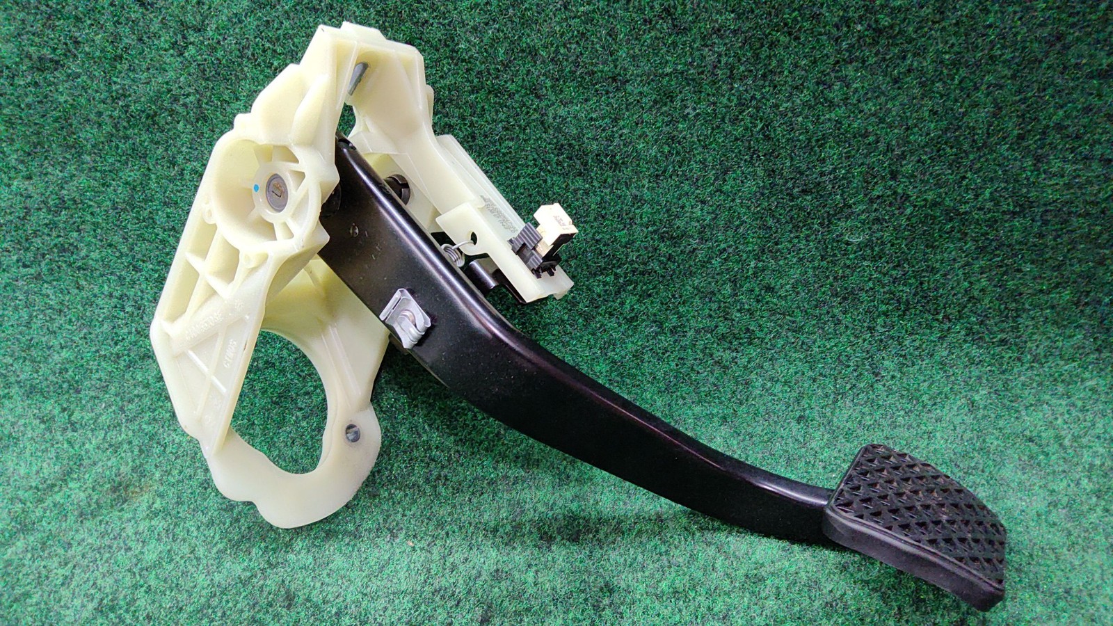 2014-2018 BMW 330I Pedal Assembly Sedan OEM